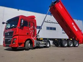 Самосвальная сцепка: тягач SITRAK C7H MAX 4х2 с самосвальным полуприцепом Grunwald