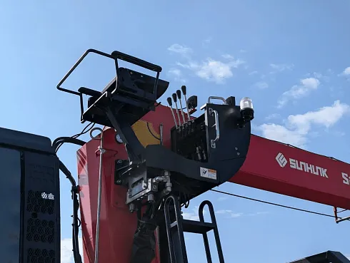 Автомобиль бортовой HOWO T5G 326 л.с. 6x4 с КМУ SUNHUNK К238