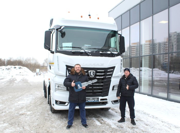 «МБ Тракс СПБ» - надежный партнер по продаже грузовиков и тягачей ПАО «КАМАЗ» 