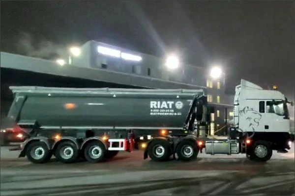 Самосвальный полуприцеп РИАТ и тягач SITRAK C7H - отличное рабочее сочетание Самосвальный полуприцеп РИАТ и тягач SITRAK C7H - отличное рабочее сочетание