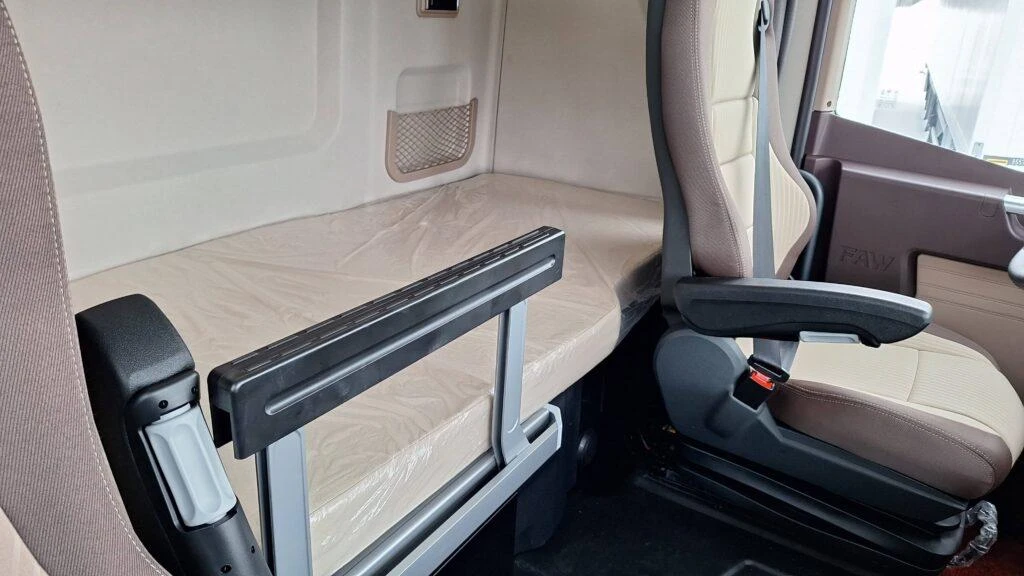 тягач FAW ORYX 4х2