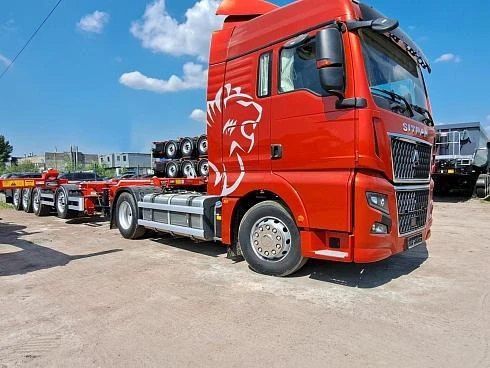 Контейнеровозная сцепка: тягач SITRAK C7H MAX 4х2 с полуприцепом-контейнеровозом Grunwald