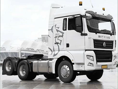 Седельный тягач SITRAK С7Н 6Х2 с АКПП, ADR в белом цвете