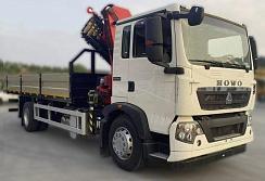 Автомобиль бортовой HOWO T5G 280 л.с 4x2 с КМУ SUNHUNK К168 в белом цвете