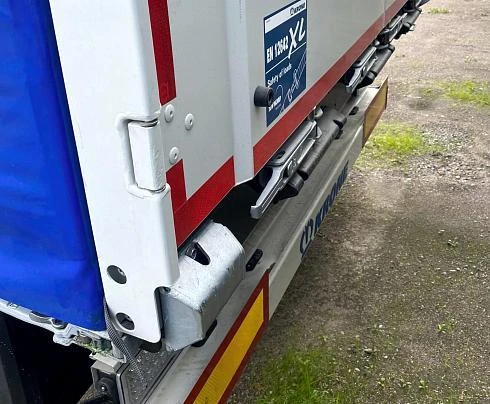 Шторный полуприцеп Krone SD, объем 93 куб. м