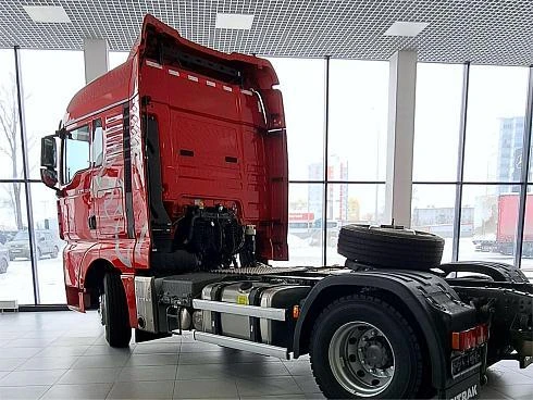 Контейнеровозная сцепка: тягач SITRAK C7H MAX 4х2 с полуприцепом-контейнеровозом Grunwald