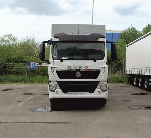 Автомобиль бортовой с тентом Howo T5G 4x2, 280 л.с. с АКПП