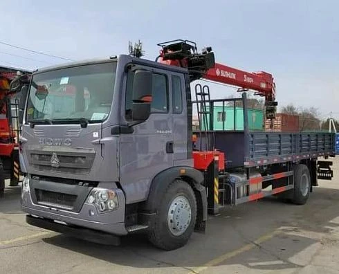 Автомобиль бортовой HOWO T5G 326 л.с. 6x4 с КМУ SUNHUNK К238