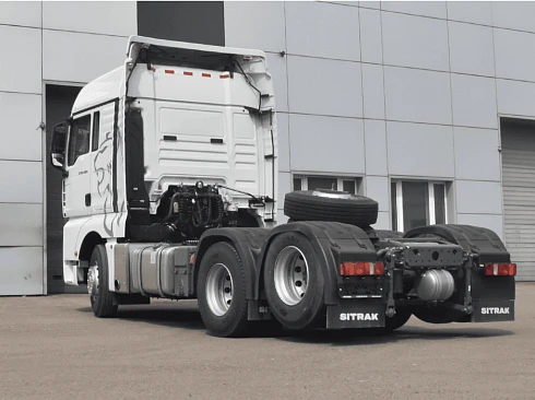 Седельный тягач SITRAK С7Н 6Х2 с АКПП, задней пневмой и ретардером в белом цвете