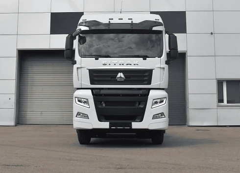 Седельный тягач SITRAK С7Н 6Х2 с АКПП, задней пневмой и ретардером в белом цвете