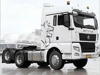 Седельный тягач SITRAK С7Н 6Х2 с АКПП, ADR в белом цвете