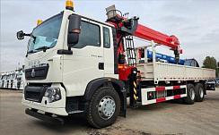 Автомобиль бортовой HOWO T5G, 326 л.с 6x4 с КМУ SUNHUNK S3005 в белом цвете
