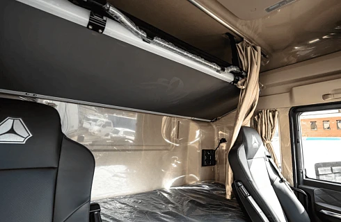 Седельный тягач SITRAK С7Н MAX 6Х4 с АКПП, задней пневмой и ретардером в белом цвете